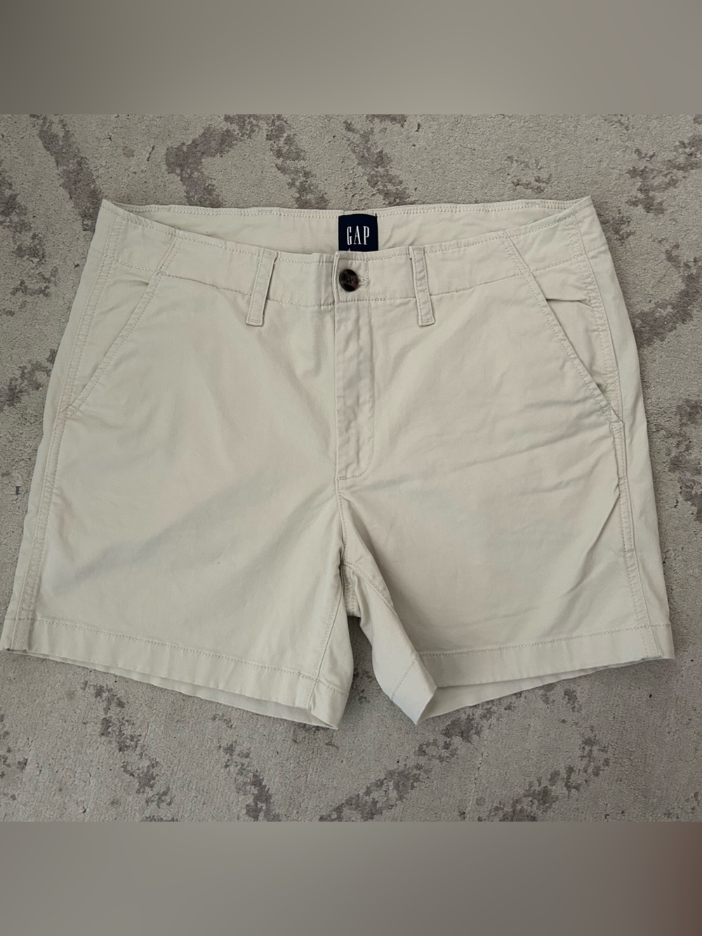 GAP Women's Cream Flat-Front Chino Shorts